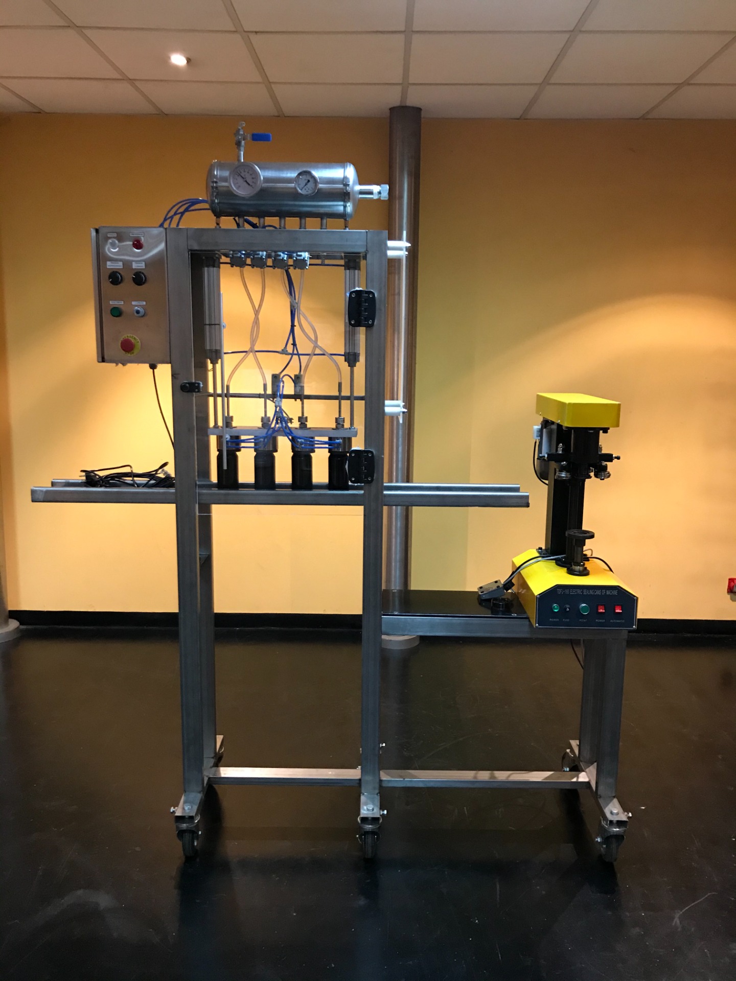 Linea riempi/chiudi LATTINE